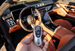 How to Choose the Right Mercedes-Benz Key Repair Service?